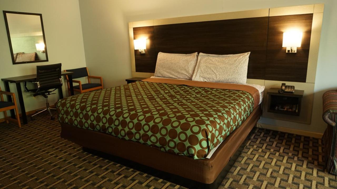 Budget Host Inn Fridley Екстериор снимка