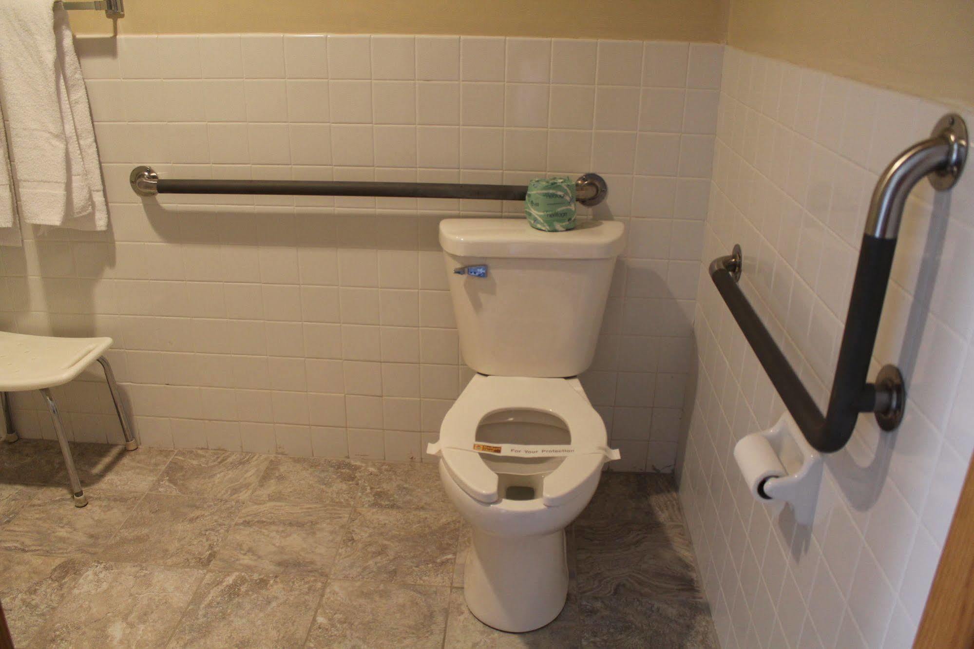 Budget Host Inn Fridley Екстериор снимка