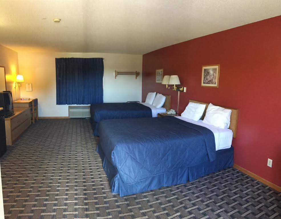 Budget Host Inn Fridley Екстериор снимка
